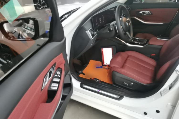 Used BMW 3 Series 2024 320i M Sport Package Driver Seat