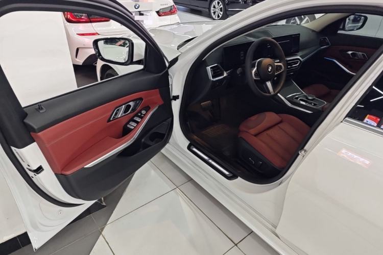 Used BMW 3 Series 2024 325i M Sport Package Driver Seat