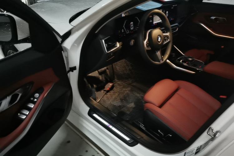 Used BMW 3 Series 2024 320Li M Sport Package Driver Seat