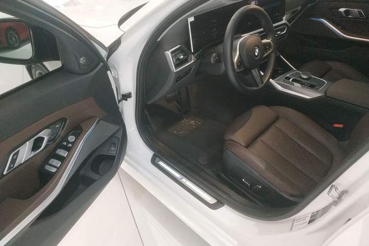 Used BMW 3 Series 2024 325Li M Sport Package Driver Seat