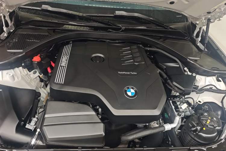 Used BMW 3 Series 2024 325i M Sport Package Engine Bay