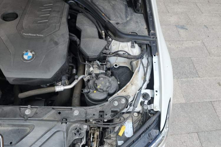 Used BMW 3 Series 2024 325i M Sport Package Engine Bay Left