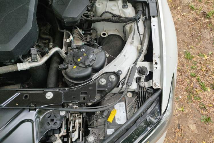 Used BMW 3 Series 2024 320Li M Sport Package Engine Bay Left