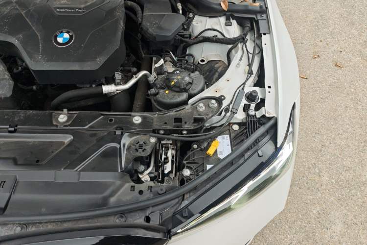 Used BMW 3 Series 2024 325i M Sport Night Edition Package Engine Bay Left