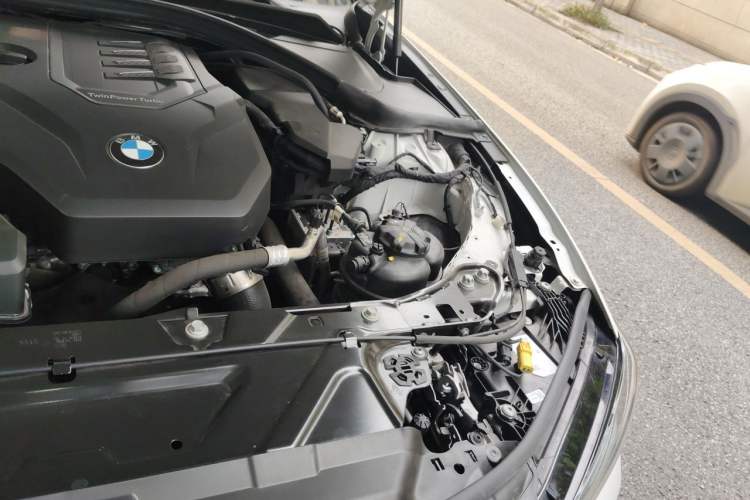 Used BMW 3 Series 2024 325i M Sport Night Edition Package Engine Bay Left
