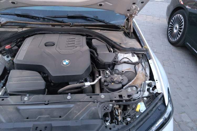 Used BMW 3 Series 2024 325i M Sport Package Engine Bay Left