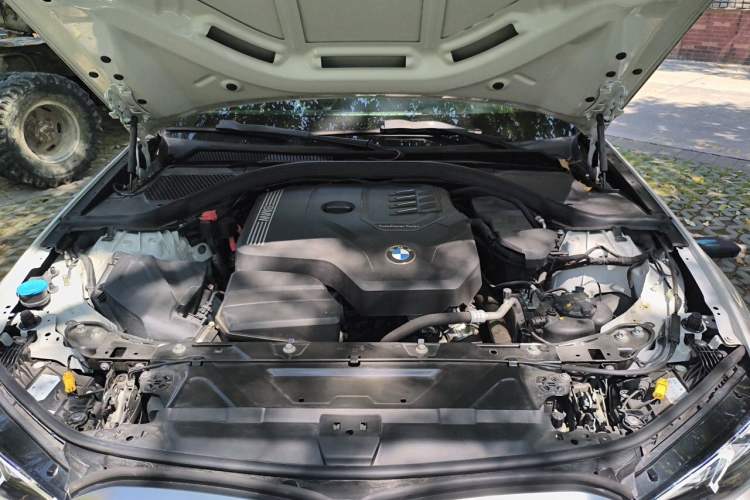 Used BMW 3 Series 2024 325i M Sport Package Engine Bay