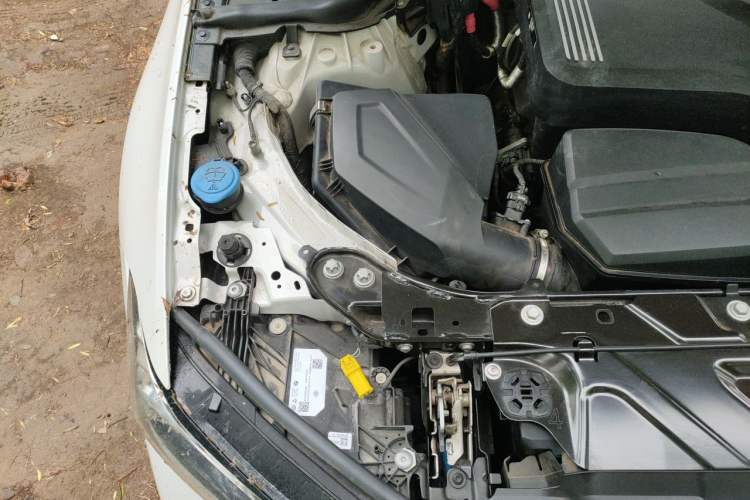 Used BMW 3 Series 2024 320Li M Sport Package Engine Bay Right