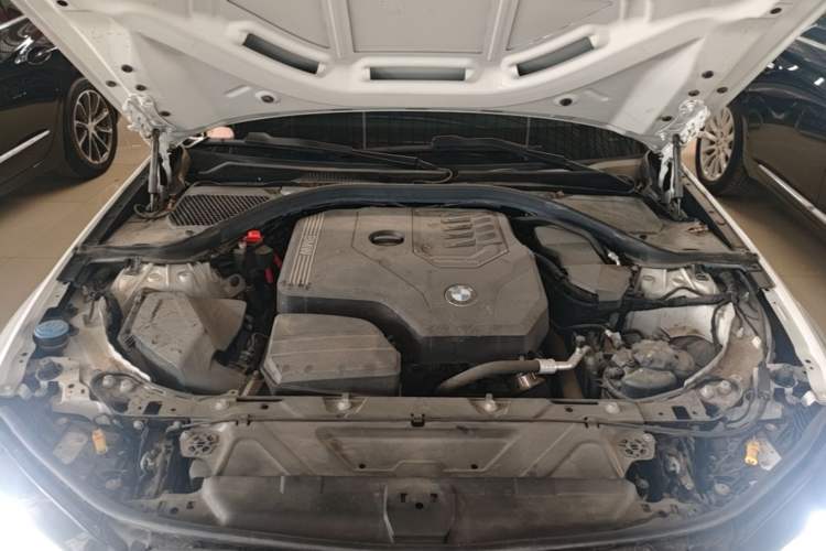 Used BMW 3 Series 2024 320i M Sport Package Engine Bay