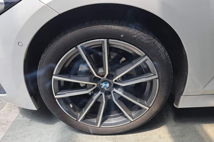 Used BMW 3 Series 2024 325Li M Sport Package Exterior 2
