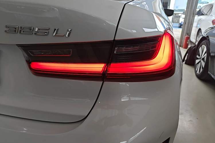 Used BMW 3 Series 2024 325Li M Sport Package Exterior 3