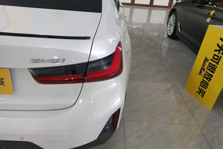 Used BMW 3 Series 2024 325i M Sport Night Edition Package Exterior 3