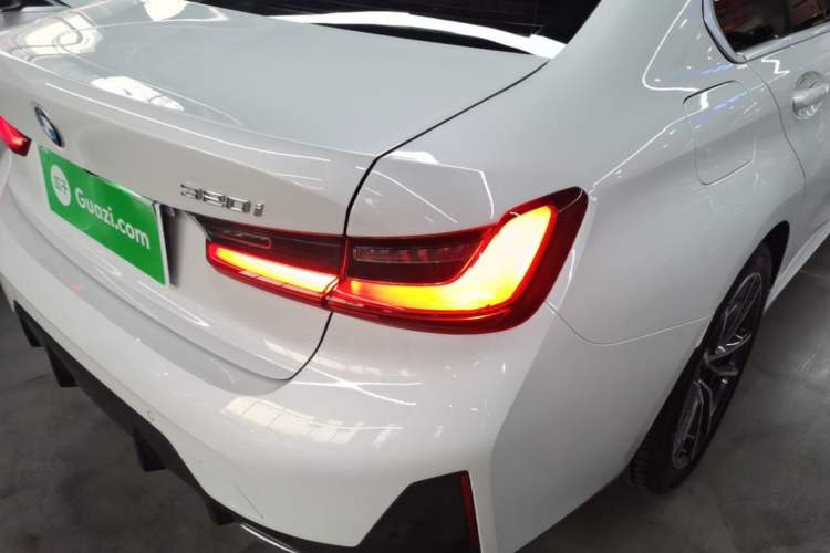 Used BMW 3 Series 2024 320i M Sport Package Exterior 3