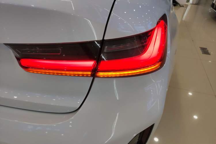 Used BMW 3 Series 2024 325Li M Sport Package Exterior 3
