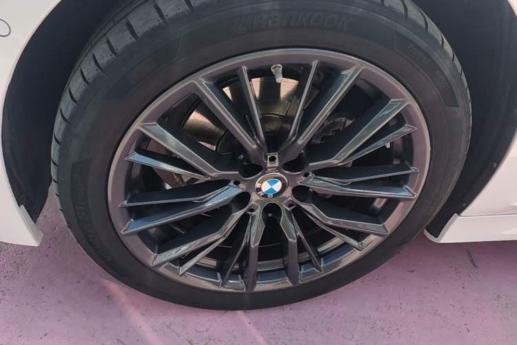 Used BMW 3 Series 2024 325i M Sport Night Edition Package Exterior 4