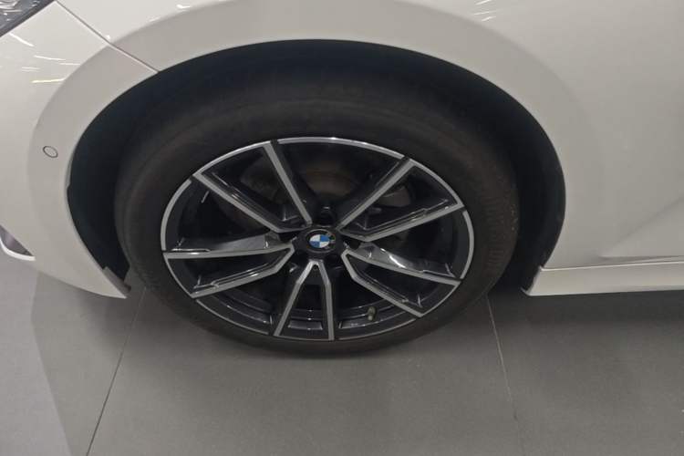 Used BMW 3 Series 2024 325Li M Sport Package Exterior 4