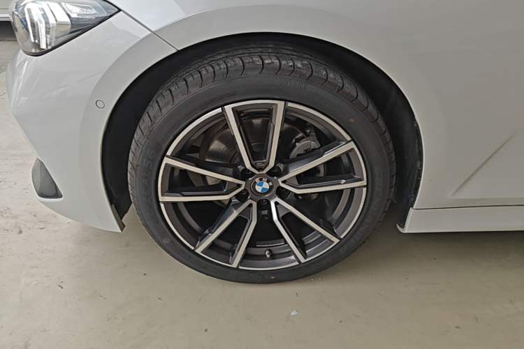 Used BMW 3 Series 2024 325Li M Sport Package Exterior 4