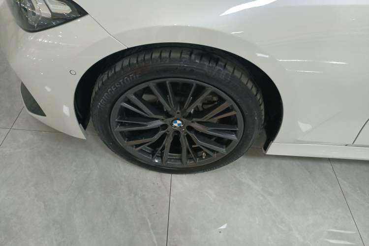 Used BMW 3 Series 2024 325i M Sport Night Edition Package Exterior 4