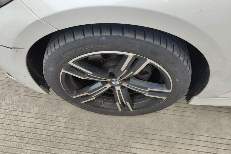 Used BMW 3 Series 2024 325i M Sport Package Exterior 4