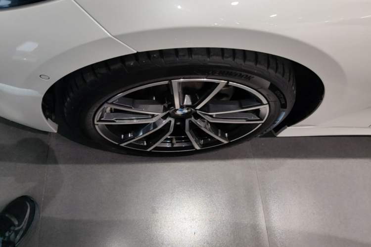 Used BMW 3 Series 2024 325Li M Sport Package Exterior 4