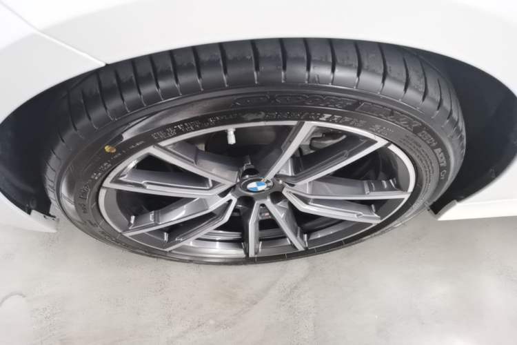 Used BMW 3 Series 2024 320i M Sport Package Exterior 4
