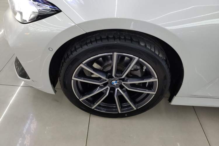 Used BMW 3 Series 2024 325Li M Sport Package Exterior 4