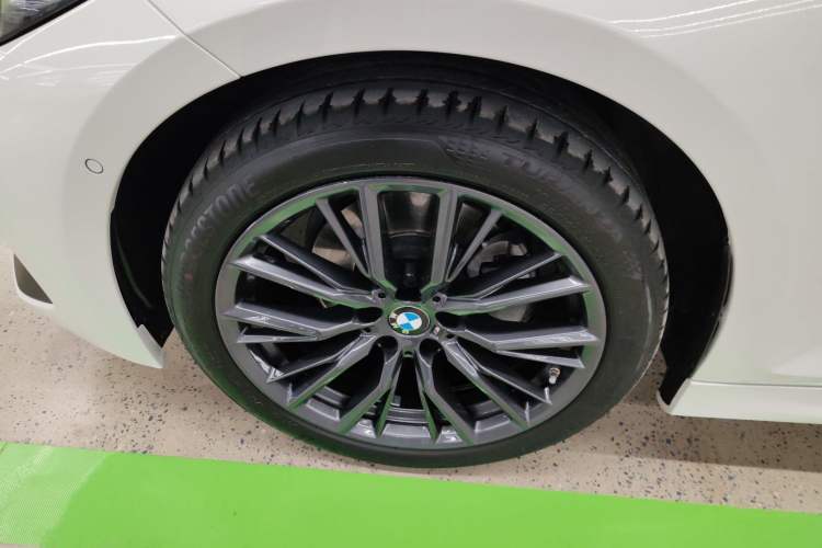 Used BMW 3 Series 2024 325Li M Sport Night Edition Package Exterior 4