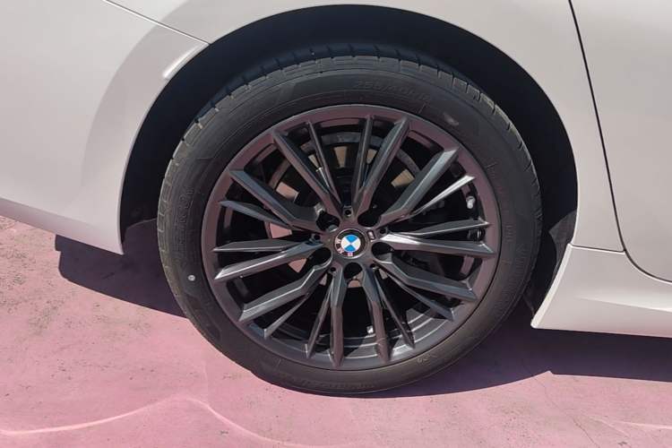 Used BMW 3 Series 2024 325i M Sport Night Edition Package Exterior 5