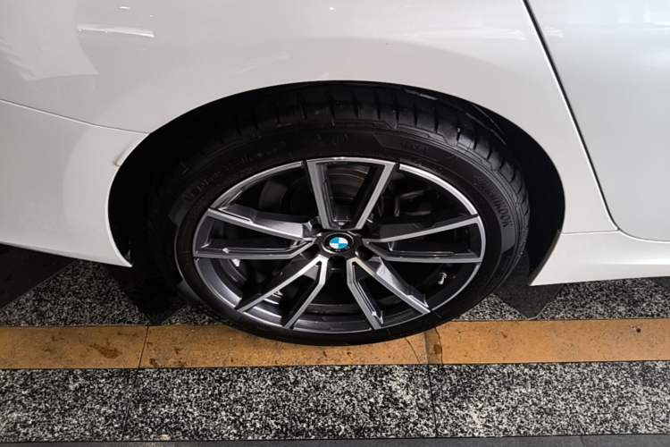 Used BMW 3 Series 2024 325Li M Sport Package Exterior 5