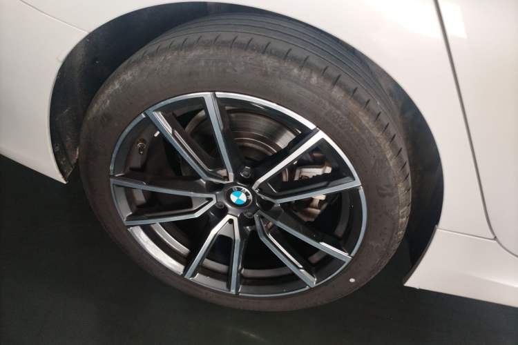Used BMW 3 Series 2024 325Li M Sport Package Exterior 5