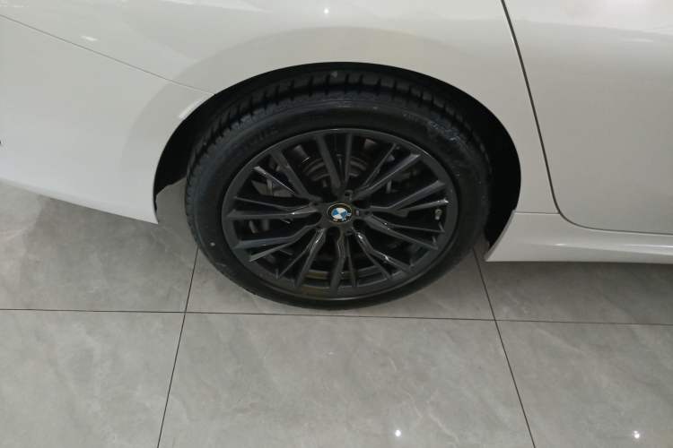 Used BMW 3 Series 2024 325i M Sport Night Edition Package Exterior 5