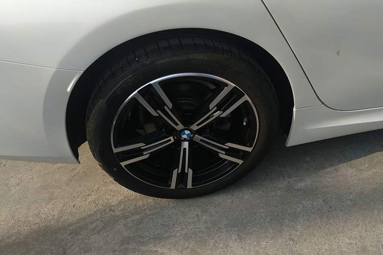 Used BMW 3 Series 2024 325i M Sport Package Exterior 5