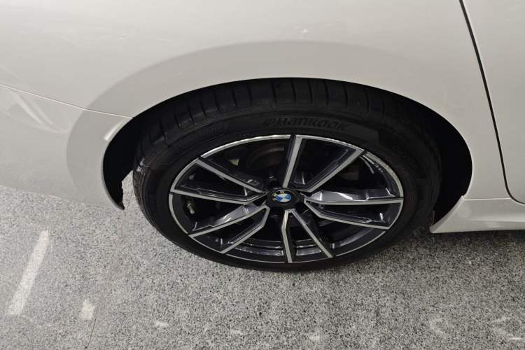 Used BMW 3 Series 2024 320i M Sport Package Exterior 5