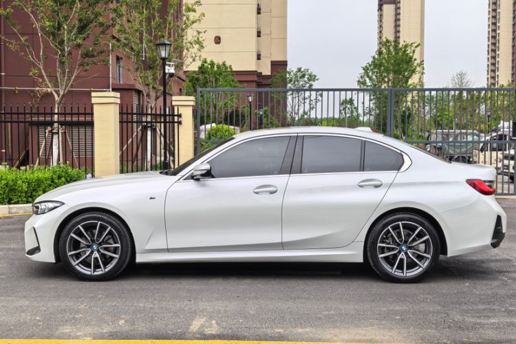 Used BMW 3 Series 2024 320i M Sport Package Exterior 5