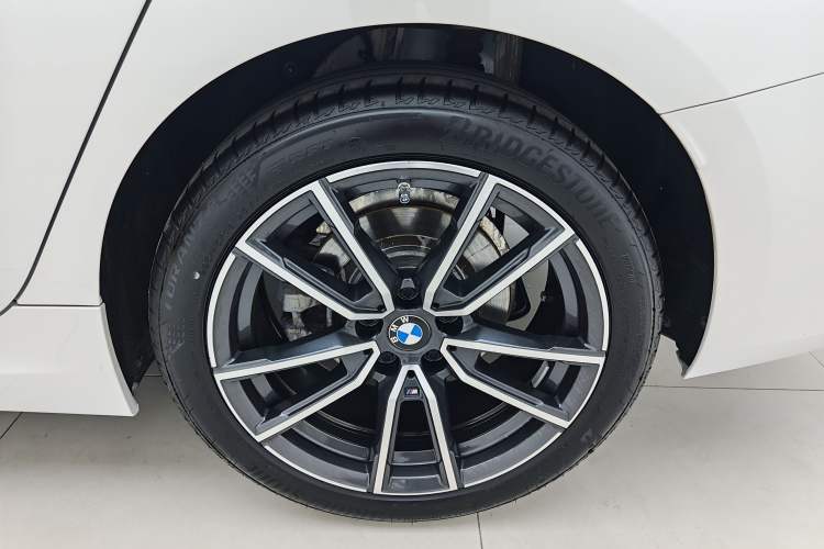 Used BMW 3 Series 2024 325Li M Sport Package Exterior 6