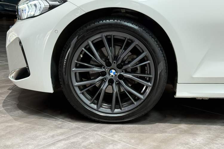 Used BMW 3 Series 2024 325i M Sport Night Edition Package Exterior 6