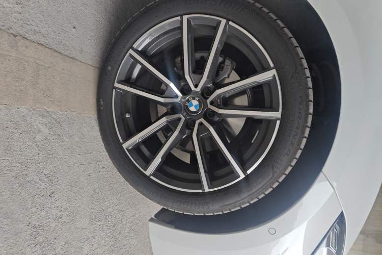 Used BMW 3 Series 2024 325Li M Sport Package Exterior 7