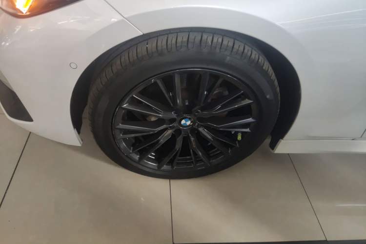 Used BMW 3 Series 2024 325i M Sport Night Edition Package Exterior 7