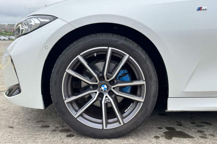 Used BMW 3 Series 2024 325Li M Sport Package Exterior 8