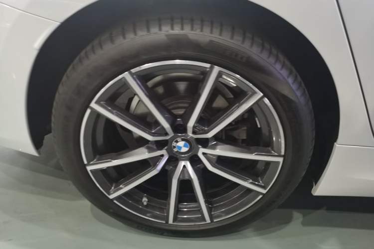 Used BMW 3 Series 2024 325Li M Sport Package Exterior 8