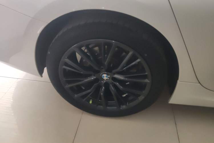 Used BMW 3 Series 2024 325i M Sport Night Edition Package Exterior 8