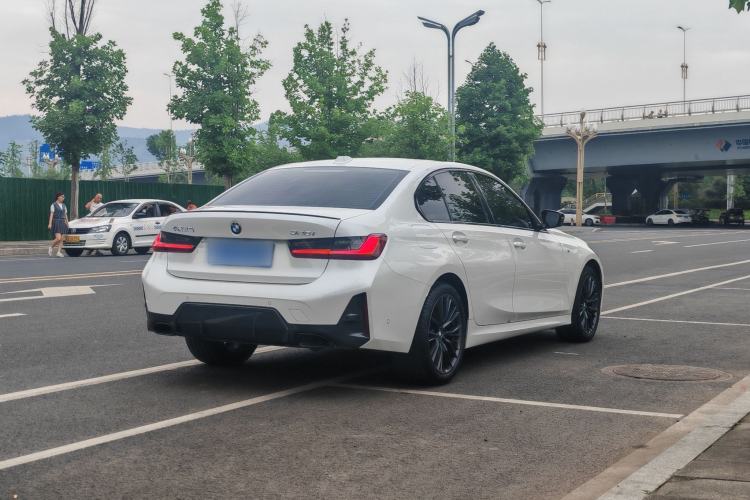 Used BMW 3 Series 2024 325i M Sport Night Edition Package Exterior 9