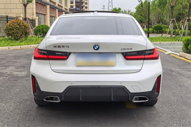 Used BMW 3 Series 2024 320i M Sport Package Exterior 9