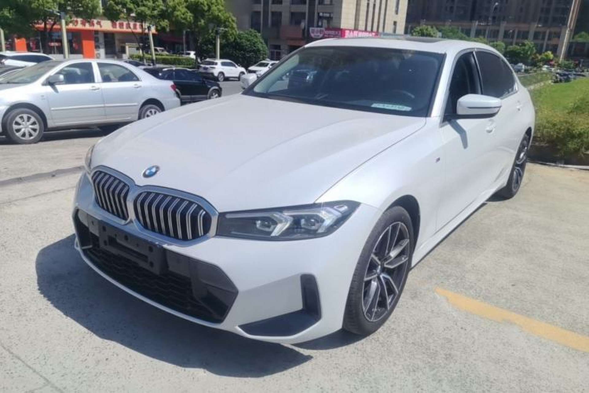 Used BMW 3 Series 2024 320Li M Sport Package Front Left 45 Deg