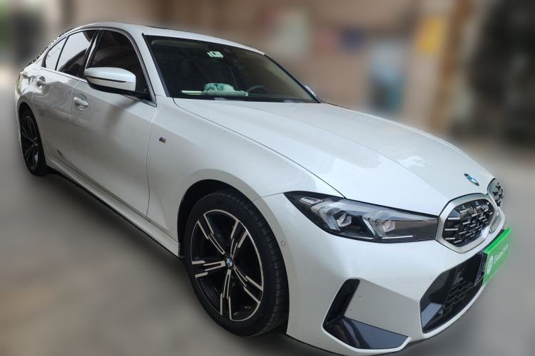 Used BMW 3 Series 2024 325i M Sport Package Front Right 45 Deg