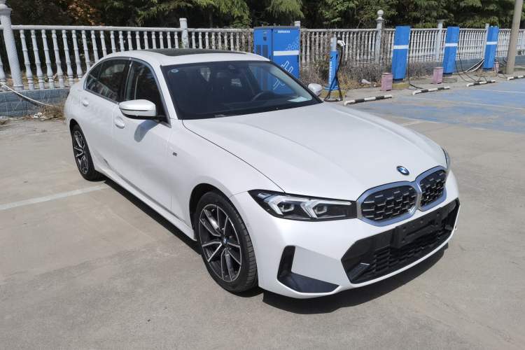 Used BMW 3 Series 2024 325Li M Sport Package Front Right 45 Deg