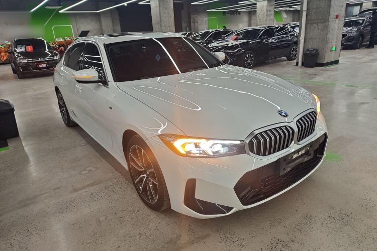 Used BMW 3 Series 2024 320Li M Sport Package Front Right 45 Deg