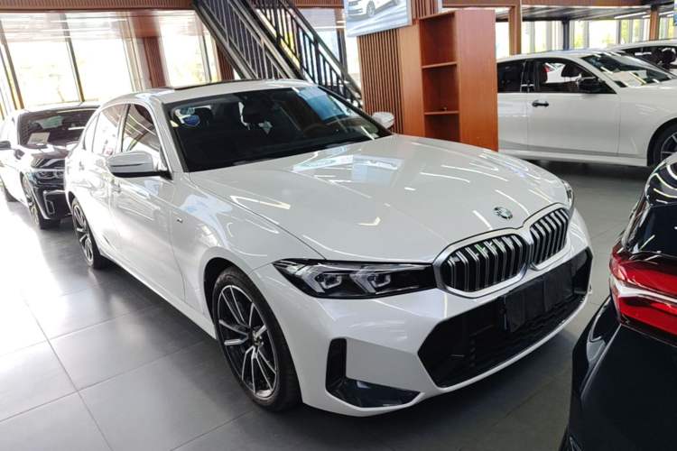 Used BMW 3 Series 2024 320Li M Sport Package Front Right 45 Deg