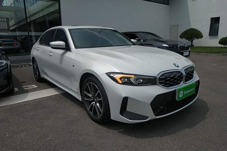 Used BMW 3 Series 2024 325Li M Sport Package Front Right 45 Deg