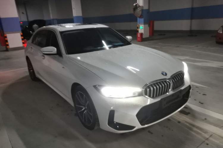Used BMW 3 Series 2024 320Li M Sport Package Front Right 45 Deg